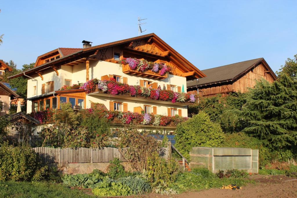Kastnerhof Villa Meltina Exterior photo